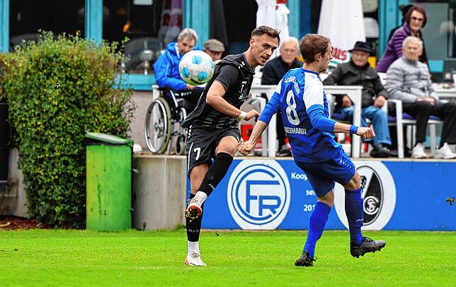 Bild 2: Unsere Bildergalerie vom Derbysieg des FC Radolfzell in der Landesliga gegen den VfR Stockach