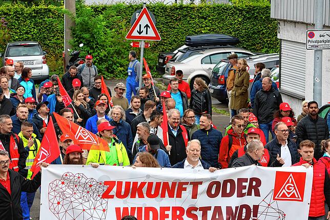 Bild 14: ZF Friedrichshafen: Bilder vom Protestmarsch gegen den Stellenabbau