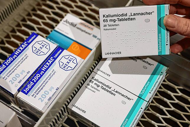 Jodtabletten sollten nur nach ausdrücklicher Aufforderung durch die Behörden eingenommen werden. Sie werden in der Regel im ...