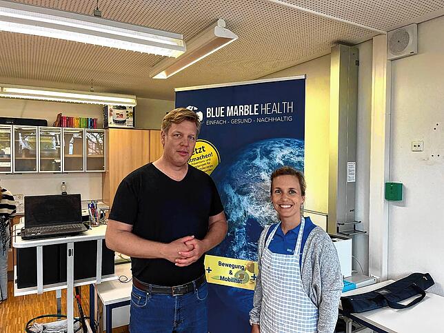 Lars-Hendrik Wassenaar, Geschäftsführer Blue Marble Health und Lisa Striebig, Team Prävention und Gesundheit BKK ZF und Partner.
