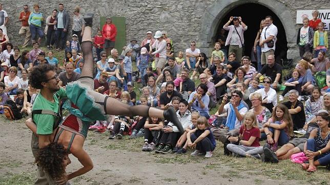 Das Burgfest auf dem Singener Hohenwiel wird in diesem Jahr nicht stattfinden. Experten können Gefahr von Steinschlag nicht ausschließen.
