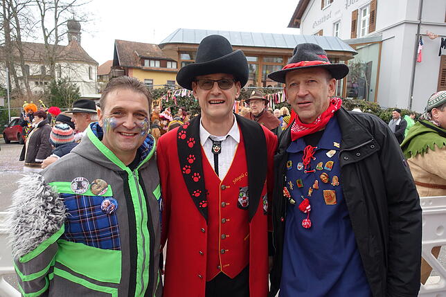 Bild 7: Strahlendes Wetter und glückselige Narren in Ühlingen. Wir haben alle Bilder