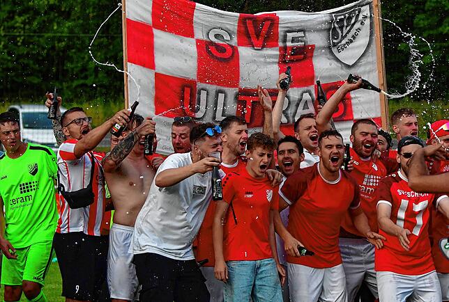 Bild 1: SV Eschbach steigt in die Kreisliga A, Ost auf – und wir haben Fotos!