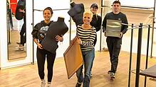 Da wird auch schon mal am Sonntag angepackt. Im ehemaligen Herren-Bekleidungsgeschäft Schmoll zieht ein Geschäft mit italienischer Mode ...
