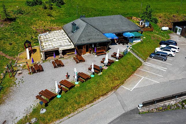 Bild 1: Neuer Besitzer, altes Konzept, viele Pläne: Grillschopf Ackerloch in Unterkirnach unter neuer Regie