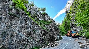 Am Montag, 13. Mai 2024 sind mehrere Felsbrocken auf die L 157 gestürzt. Das Schlüchtal zwischen Witznau und Riedersteg ist seitdem ...