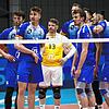 Enttäuschte Friedrichshafener Volleyballer. Sie haben das erste Spiel um die Deutsche Meisterschaft gegen Titelverteidiger Berlin knapp ...
