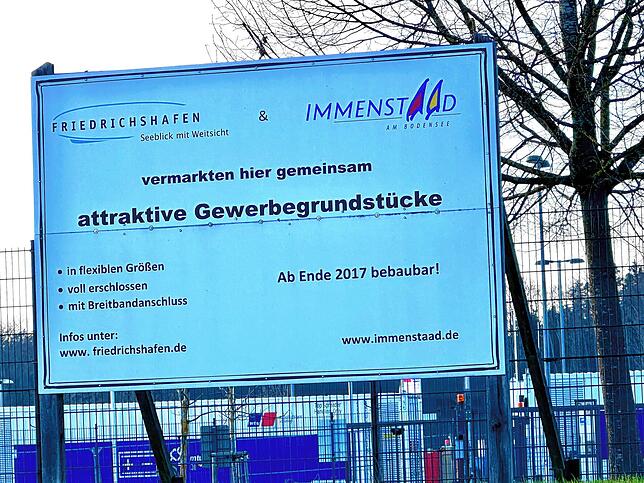 Seit acht Jahren weist dieses Schild auf die Vermarktung des Gewerbegebiets Steigwiesen II hin. Bis auf eine Fläche sind alle verkauft ...