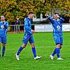 Leon Hartel (rechts) vom SC Markdorf bejubelt seinen Siegtreffer im Spiel gegen den FC Steißlingen.