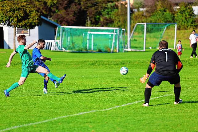 Bild 10: Unsere große Bildergalerie vom Kreisliga-Spitzenspiel zwischen dem SV Riedheim und Italiana Singen