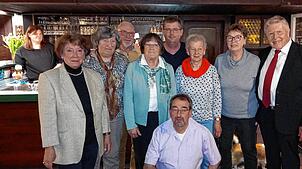 Der neue Vorstand (von links): Kassiererin Ingrid Büche, Frauenbeirätin Helga Ebner, Beisitzer Hermann Stoll, Vize-Vorsitzende Elisabeth ...