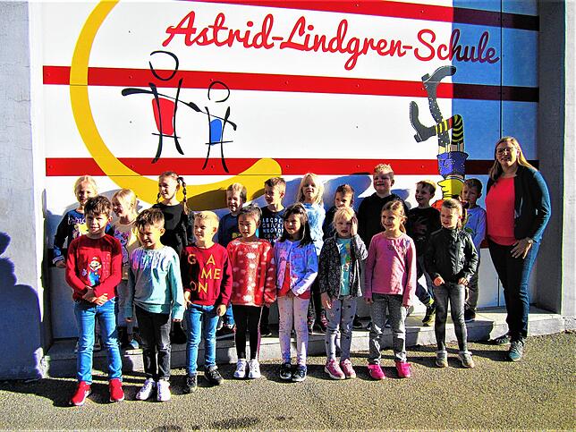 Die Klasse 1b der Astrid-Lindgren-Schule Dauchingen mit Klassenlehrerin Lea Kosbab.