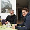 Stolz auf Bart und Erfolge: Marijan Vidakovic im Gespräch mit Redakteurin Dana Coordes. Vor ihm auf dem Tisch stehen die Pokale, die er ...