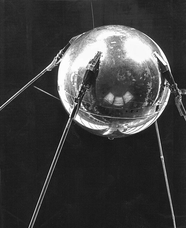 Sputnik I ARCHIV - Datum und Ort unbekannt: Das undatierte Foto zeigt den sowjetischen Satelliten Sputnik 1. (zu dpa «Gerst fliegt von Gagarins ...
