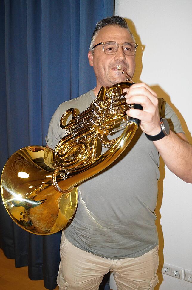 Seit 1992 spielt Stefan Strecker, musikalischer Leiter des Altheimer Musikvereins, Waldhorn mit Leib und Seele.