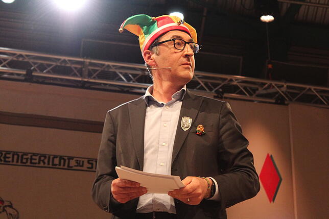 Bild 6: Bilder von der Narrengerichtsverhandlung gegen Cem Özdemir (2)