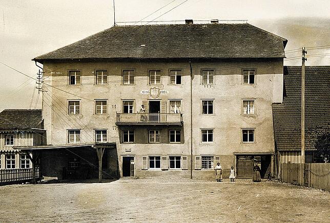 In der Mühle lagen die Anfänge der Firma. Bild aus 1910.