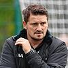 Hat in der Vorbereitung an ein paar Stellschrauben gedreht und hofft auf bessere Ergebnisse: Adam Adamos, Trainer des FC 08 Villingen ...