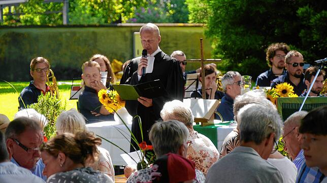 Mit einem ökumenischen Gottesdienst startet das Hizinger Schlossparkfest am Sonntag. Foto: Gabriele Fetzer-Mütz
