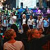 Jubelrufe, Beifall und ein volles Haus erlebten die Musiker des Schlüchttal-Akkordeon-Orchesters bei ihrem Jahreskonzert in der ...