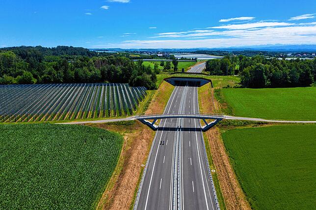 Bild 8: Bevor der Verkehr rollt, zeigen wir Ihnen aktuelle Luftbilder und Videos von der B 31-neu zwischen Immenstaad und Friedrichshafen