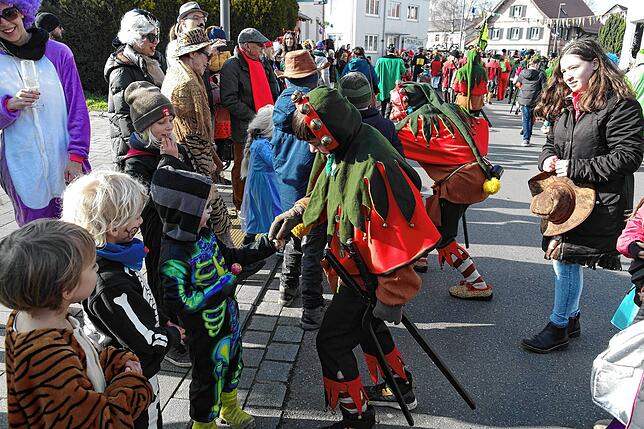 Bild 11: Bilder von der Dorffasnet in Kluftern