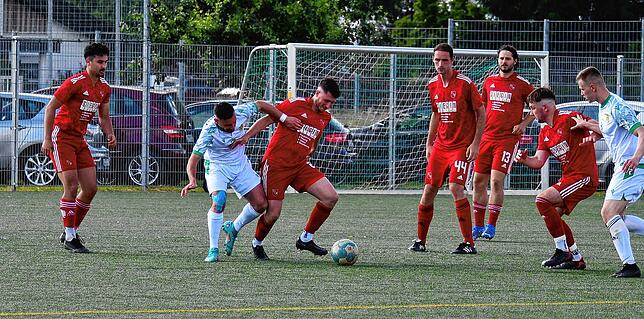 Bild 4: SV Herten rettet sich durch das 5:3 gegen VfR Bad Bellingen vor dem Abstieg &ndash; wir haben Bilder!