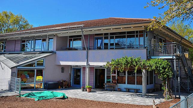 Im Pestalozzi-Kindergarten hat es über das Wochenende einen Corona-Fall gegeben: Am Sonntag wurde ein Kindergartenkind positiv auf das ...