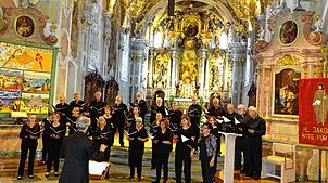 Herrlicher Gesang an einem wunderschönen Abend: &bdquo;Les Amis du Chant&ldquo; aus Luxemburg begeisterten die Zuhörer in der ...