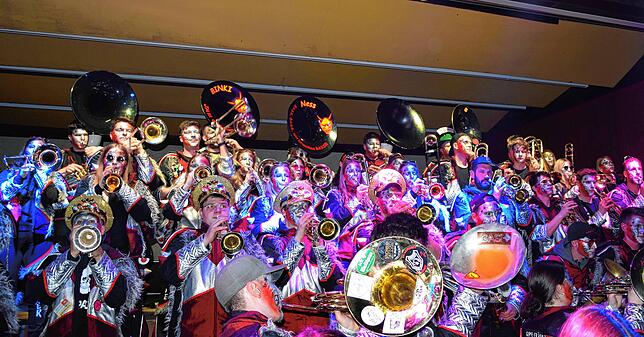 Bild 15: Spektakuläre Party in Nöggenschwiel: Die besten Bilder vom Guggenmusik-Event 2025