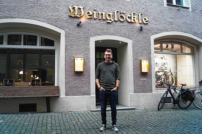 Patrick Schreibmüller vor dem Weinglöckle in der Inselgasse. Seit November des vergangenen Jahres ist der 33-Jährige Pächter des ...