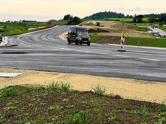 Die Umleitungsstrecke zwischen Allensbach und Tunnel Waldsiedlung soll Ende Juni eröffnen. Sie soll den Verkehrsfluss verbessern.