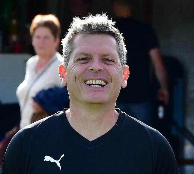 Wechselt: Dirk Zipfel war mehrere Jahre Co-Trainer der Verbandsliga-Fußballerinnen und arbeitet künftig an der Seite von Thomas Halmer ...