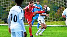 Fast das Blatt gewendet: Benedikt Moser &ndash; hier im Spiel gegen die U23 des SV 08 Laufenburg &ndash; traf nach seiner Einwechslung ...