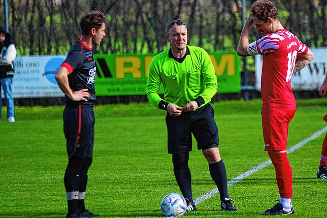 Bild 2: Spvgg. Wutöschingen siegt mit 4:0 beim SV Eggingen &ndash; und wir haben Bilder!