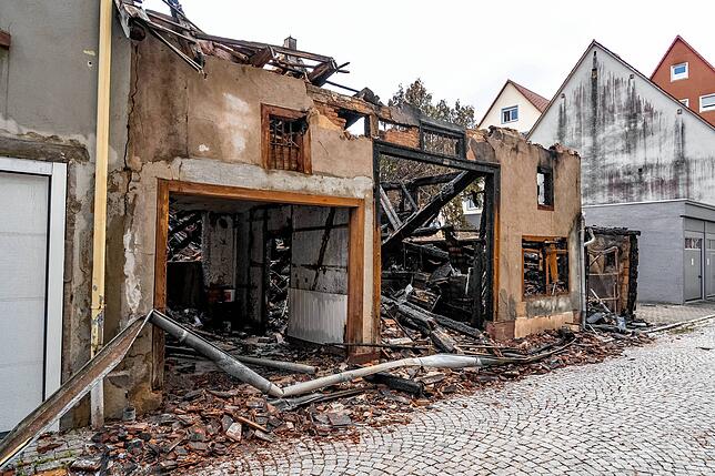 Auch hier steht nur noch die Außenfassade dieses kleineren Gebäudes in der Goldgrubengasse.
