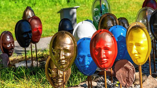 Salvatore Mainardi hat im Rahmen der Open-Air-Ausstellung 2020 &bdquo;Zeit im Wandel&ldquo; sein Werk &bdquo;On the Move&ldquo; im ...