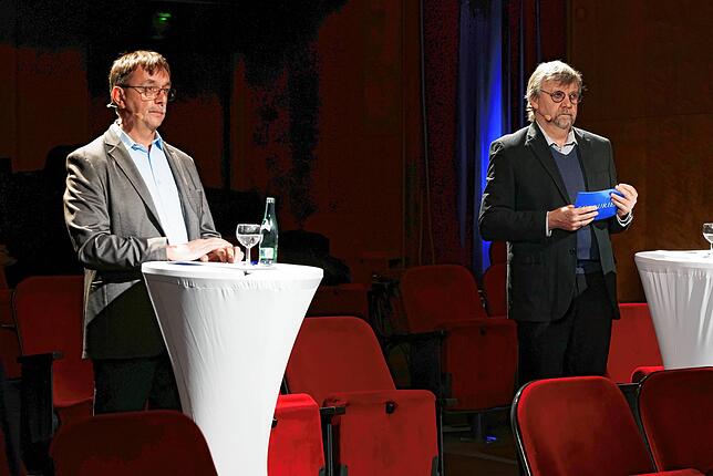 Die Moderatoren des Abends: SÜDKURIER-Redaktionsleiter Siegfried Volk (links) aus Pfullendorf und Manfred-Dieterle-Jöchle aus Meßkirch.