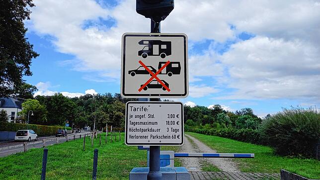 Parken in bester Lage: Bis zu drei Tage dürfen Wohnmobile seit neuesten bei der Therme stehen.