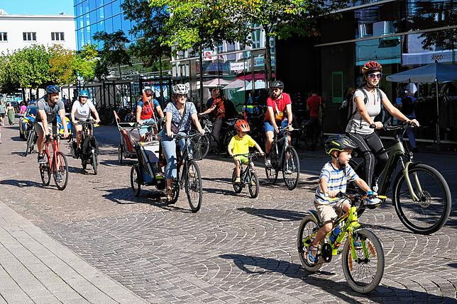 Bild 7: Bilder von der Fahrraddemo in Friedrichshafen