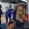 In insgesamt fünf Transporter haben die Helfer die Spenden aus Meßkirch, Pfullendorf und Riedlingen verladen. Außerdem wurde ein ...