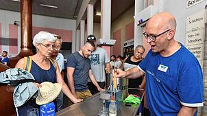Bild : Donauquellfest in Donaueschingen: Pralle Sonne, gute Laune, Bierkultur.
