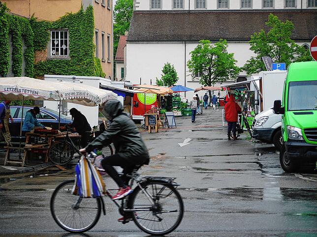 Ein Markttag auf dem Stephansplatz im Mai 2020. Die Frage, ob und wie schnell der Platz von Autos freigemacht werden soll, ist ...