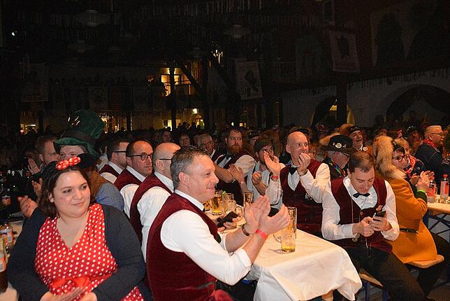 Bild 35: Narrentreffen der Urviecher-Zunft: Bilder vom Bunten Abend