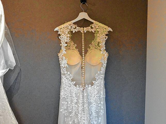 Das Kleid mit der langen Knopfleiste.