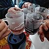 Der Glühwein auf dem Weihnachtsmarkt in Rielasingen-Worblingen scheint zu schmecken. Mit dem neuen Pfandsystem wurde bei dem eintägigen ...