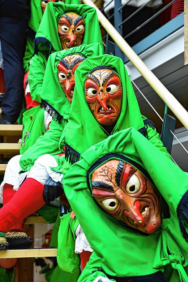 Bild 27: Fasnacht 2025: Hexen rollten im Villinger Landratsamt den roten Teppich aus - Die schönsten Bilder!