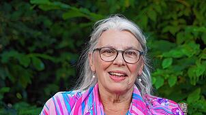 Christine Weisser (70) in ihrem Garten in der Lahrer Straße in Singen. Sie kommt aus der Schweiz. Mehr als zwei Drittel ihres Lebens ...