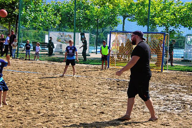 Bild 14: Viel Regen, wenig Sonne: Handballer ziehen ihr Turnier durch
