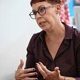 Insa Pijanka, Philharmonie-Intendantin, registriert Zurückhaltung.